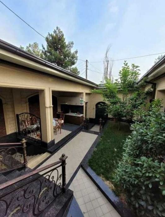 Продам Дом 4х уровневый в Маххале Конституция!Можно под офис!