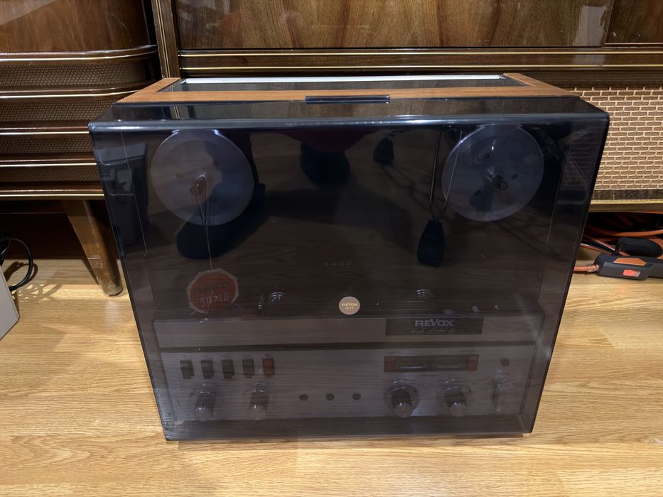 Magnetofon ReVox A77 Stereo cu capac acrilic