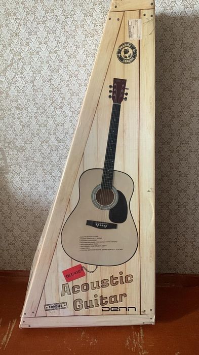 Продам акустическую гитару