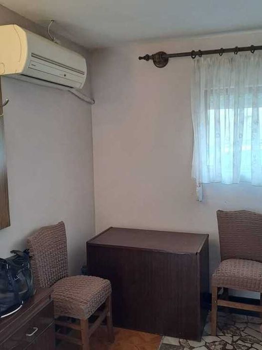 Дава се под наем Едностаен апартамент в Пловдив, Център - 30 кв.м за 278.97 € - Снимка #1