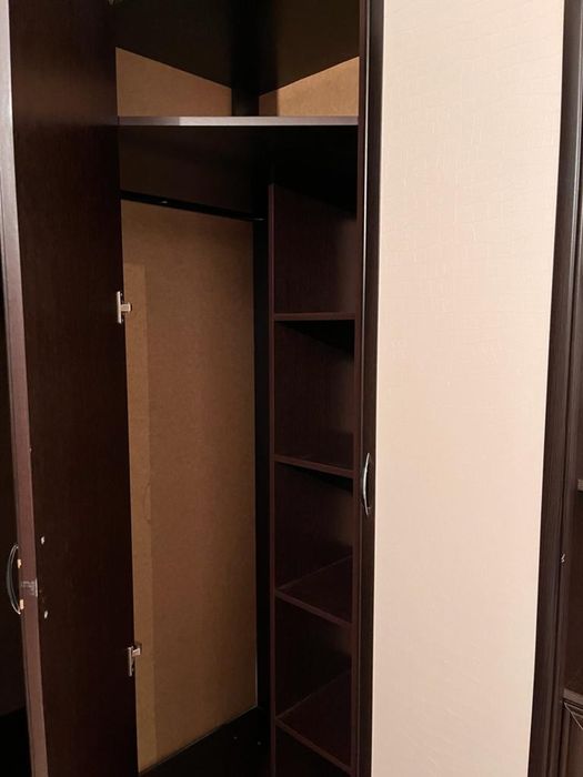 Продам угловой шкаф