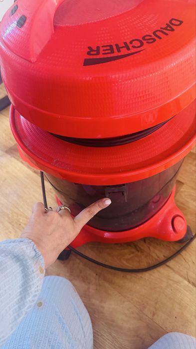 Пылесос срочно продаю