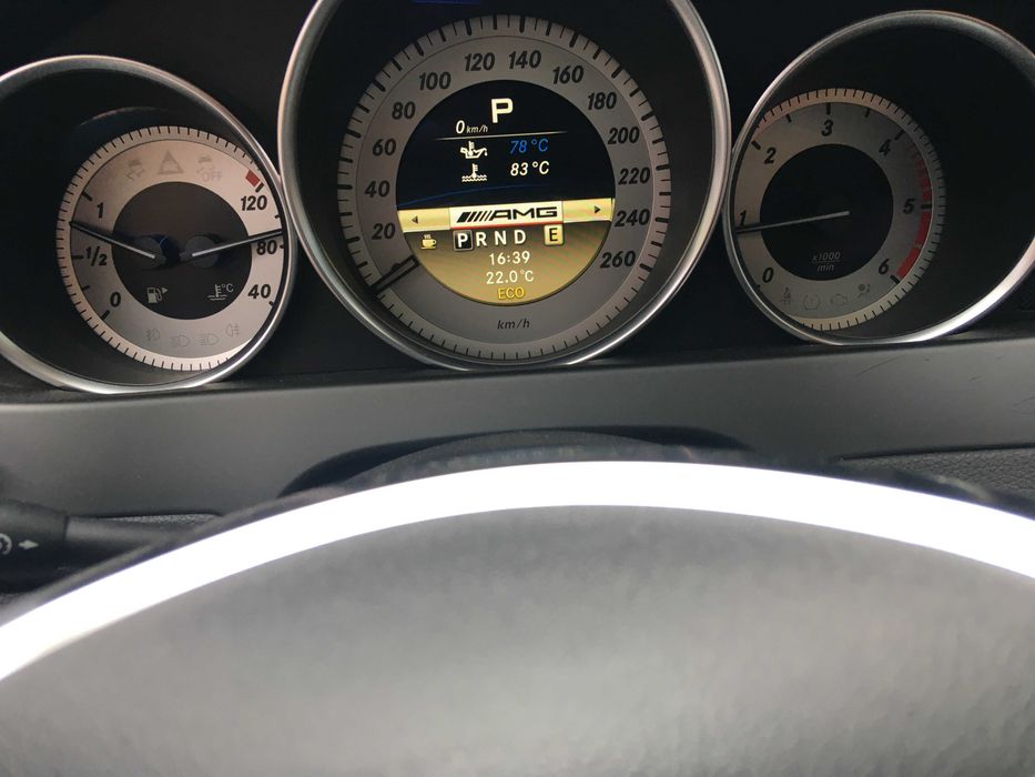 AMG Mercedes лого Километраж Video in Motion CarPlay Android Auto