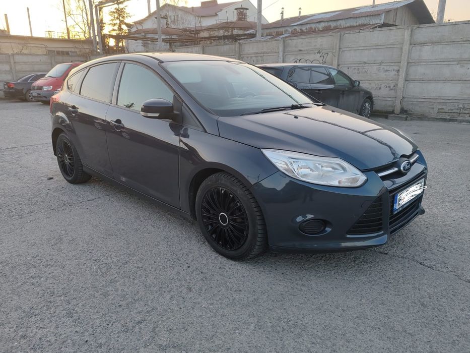 Vând Ford Focus an 2012 motor 1.6Ddci