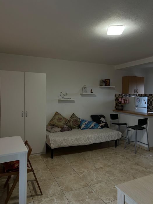 Inchiriez garsoniera 35 mp