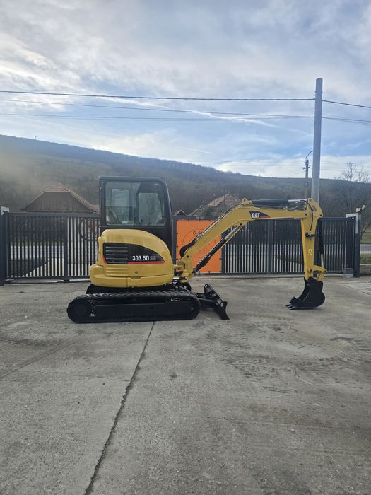 Vand miniexcvator Caterpillar 3,5t an 2012