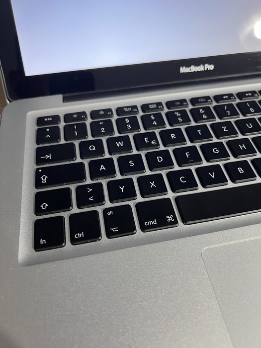 Apple Macbook Pro/ 8 GB RAM/ 500GB HDD- В отлично състояние