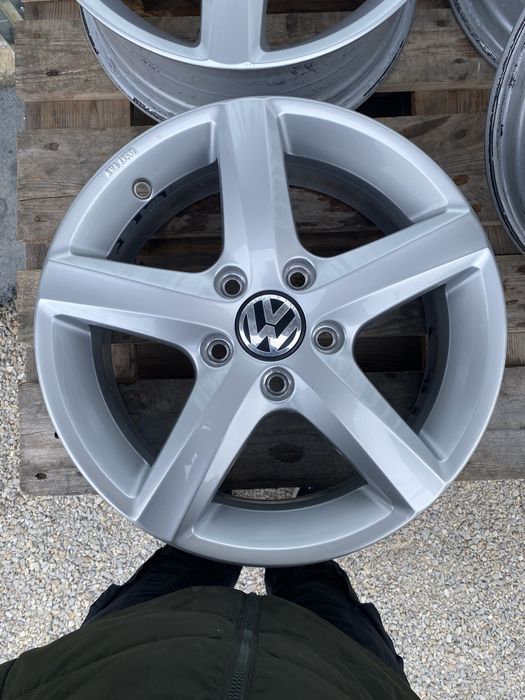 16 цола 5 х 112 мм Фолксваген Голф , Кади ,  VW Golf