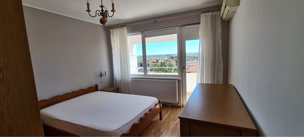 Apartament  cu 3 camere de inchiriat