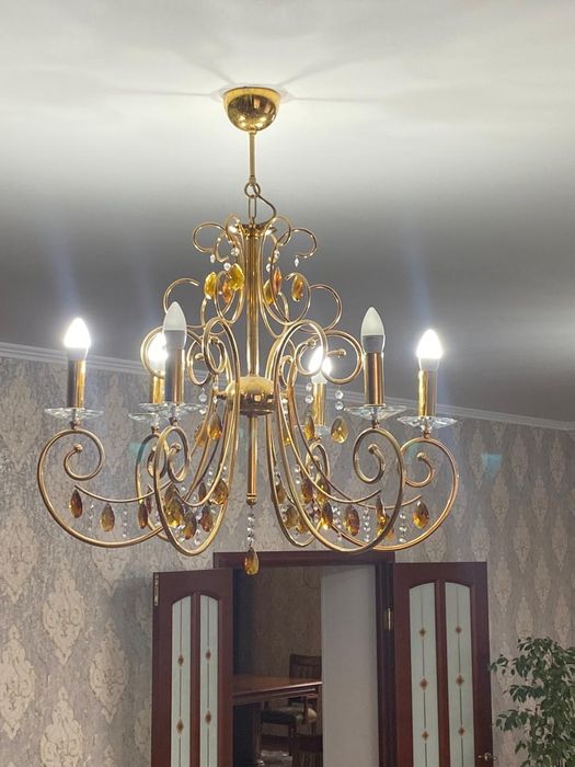 Продам люстры в отличном состоянии