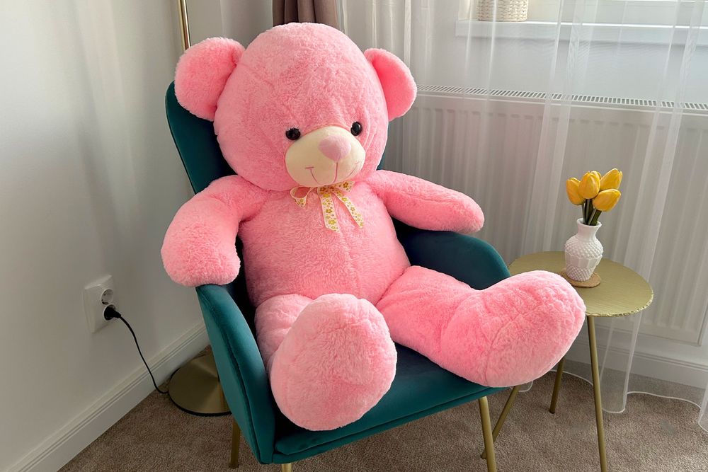 Urs mare de plus roz cu fundita