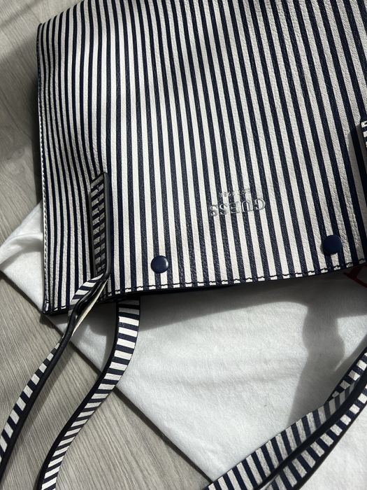 Продам сумку Guess