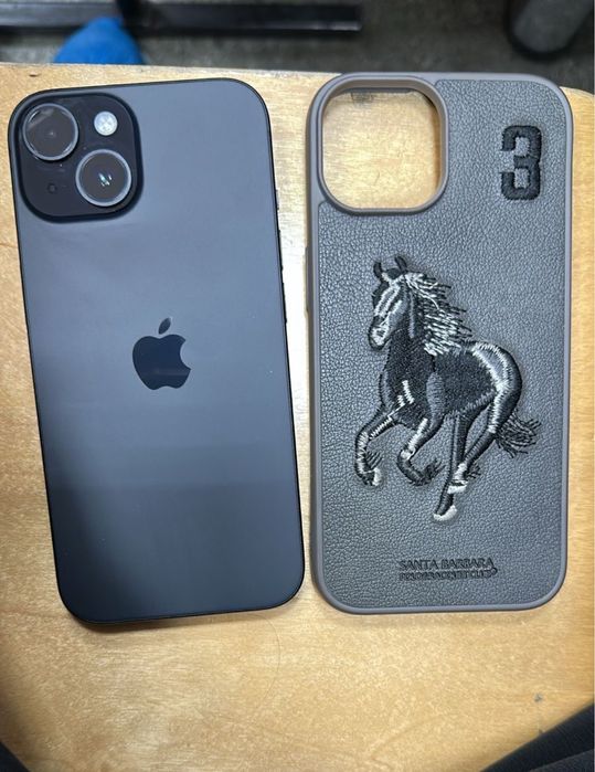 Продаю айфон 15 с гаранти