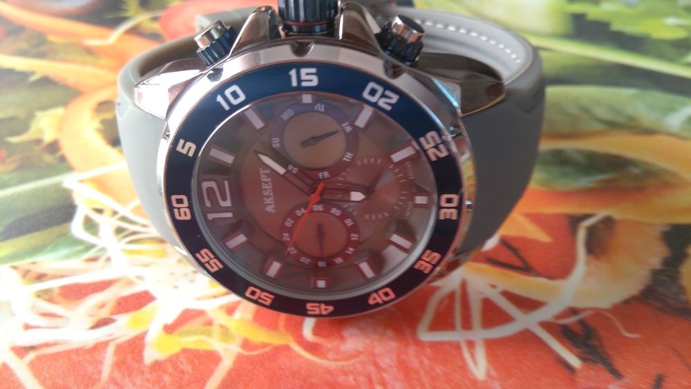 Продавам чисто нов часовник AKSEPT