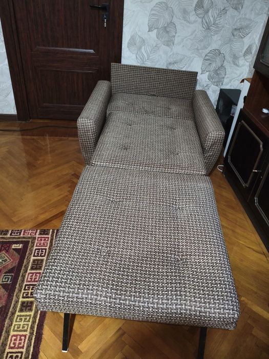 Продам два кресла кровати