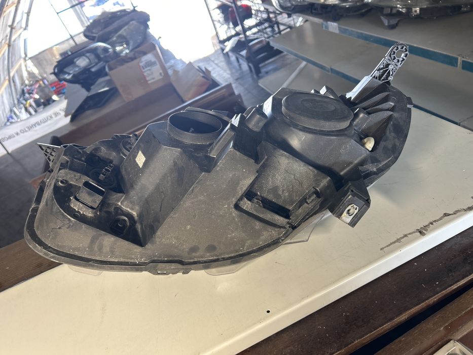 Фар за touota proace