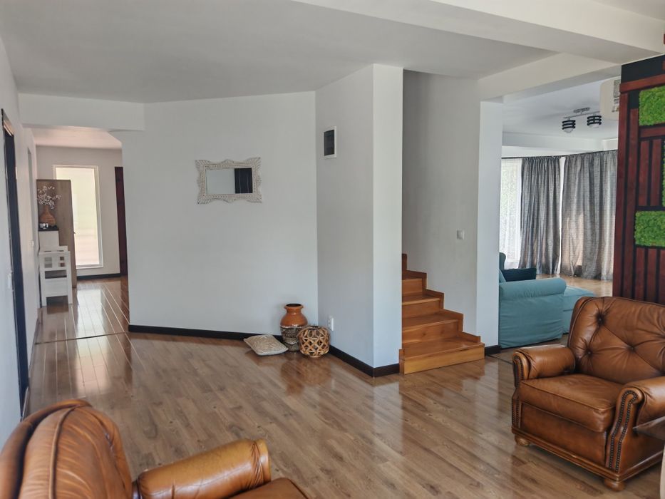 Închiriez casa în zona Europa
