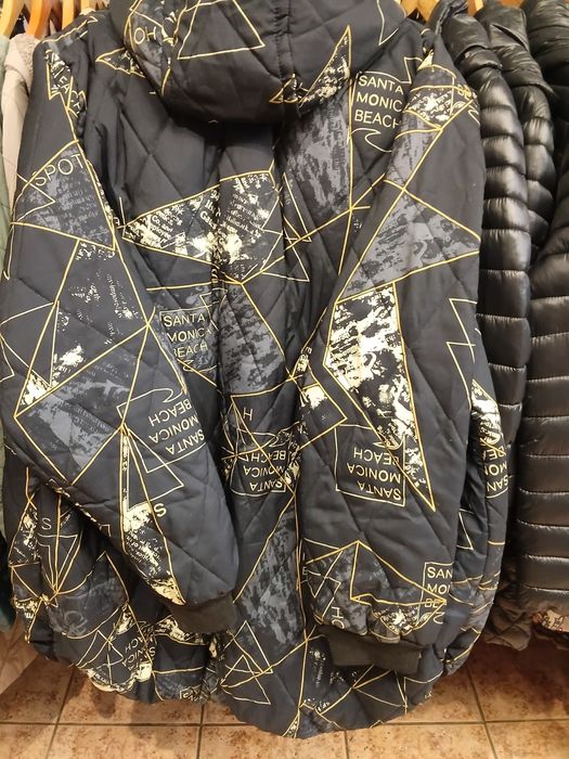 Продам женскую курточку