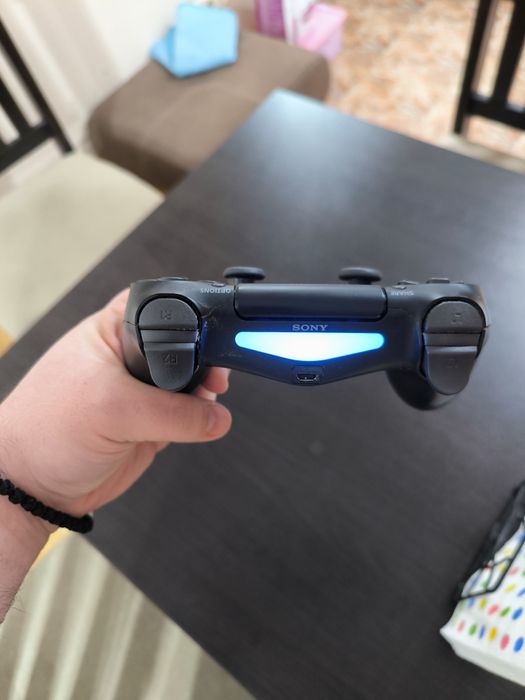 Playstation 4 Slim 800 gb + FIFA 23,FC 25, Call of Duty  WWII