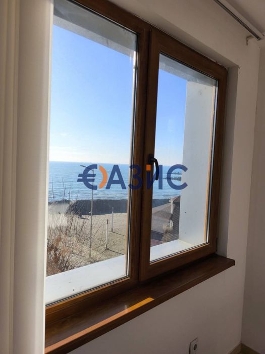 Апартамент с 2 спални в жилищна сграда на първа линия, Паркомясто, без