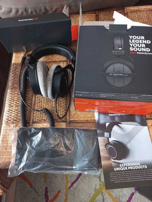 Beyerdynamic DT 990 PRO 250 Ohm Студийни слушалки
