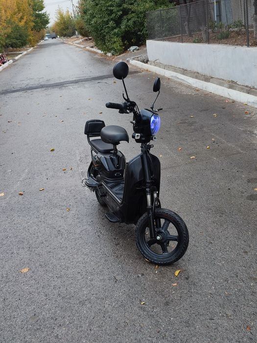 Электроскутер в хорошем состоянии (Leopard)