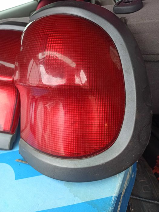 Оригинални стопове нисан терано 2 ляв и десен nissan terrano II