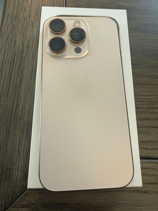 Vând iPhone 16 pro 128 GB -culoare Desert Titanium sau Black Titanium