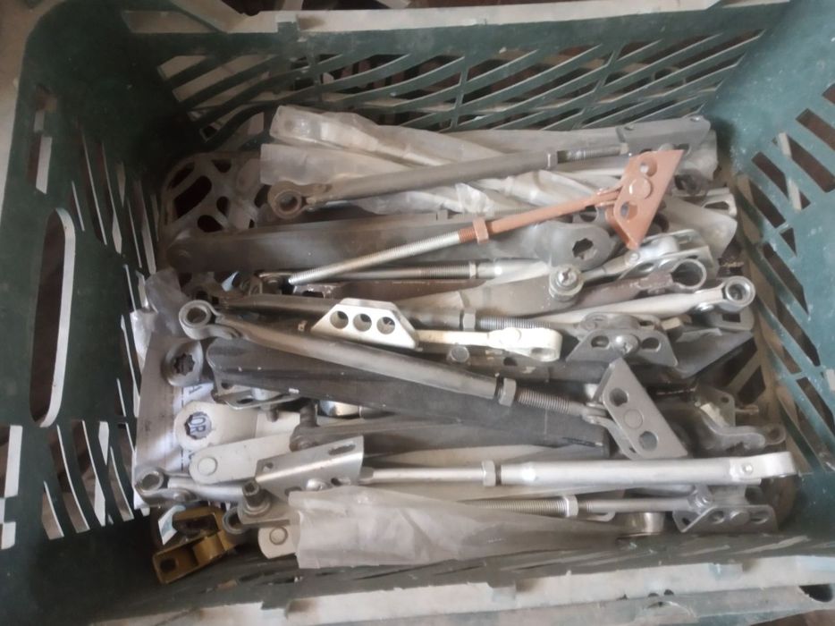 Ручки ,шпингалеты,навесы