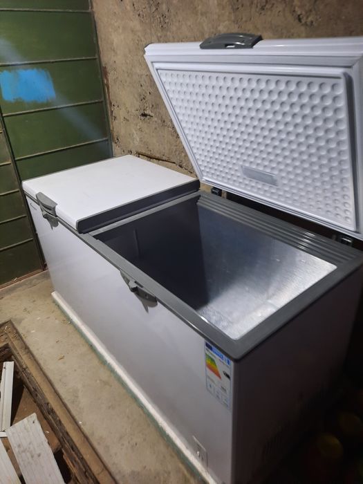 Морозильник большой