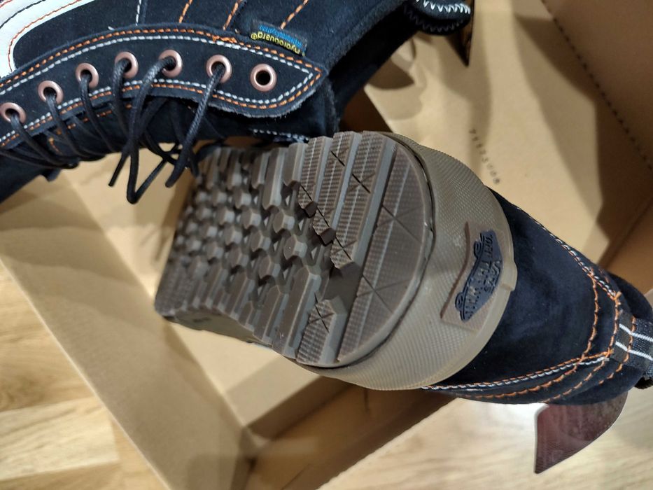 чисто нови кецове Vans MTE 2 , 44 номер