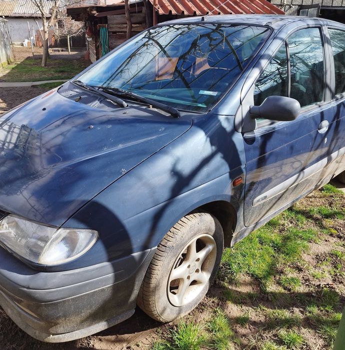 Автомобил Renault Scenic