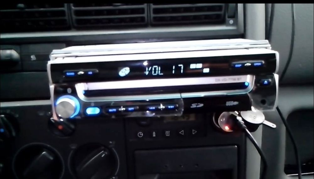 Vând Casetofon DX-VD-7756 BT