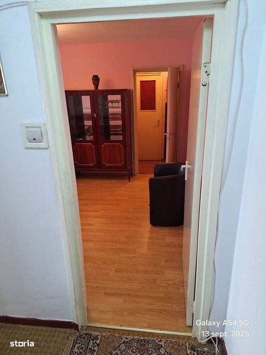 Fagaras,vand ap.3 camere etaj 1