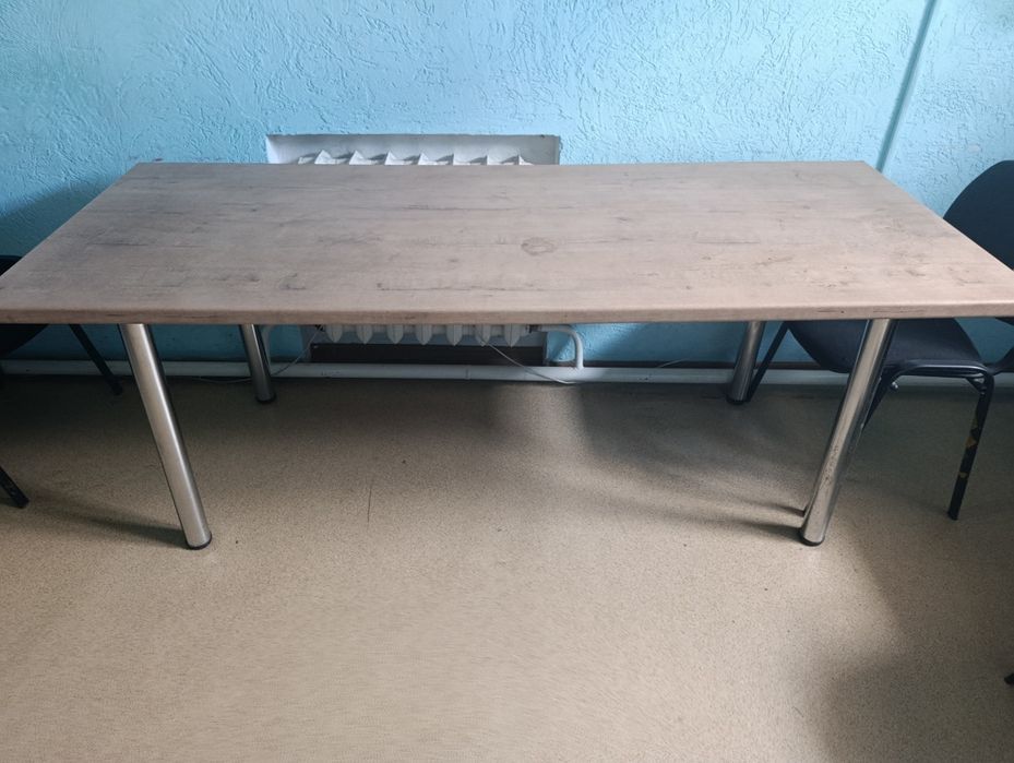 Стол обеденный  длинный