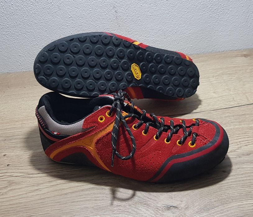 Ghete Dachstein Terra trekking cu talpă Vibram, piele Nubuk, nr 39 EU