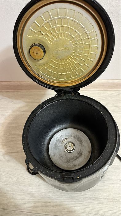 Мультиварка Redmond полностью рабочая