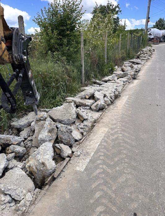 De închiriat buldoexcavator Iasi