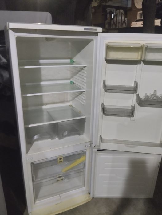 Холодильник срочно продается