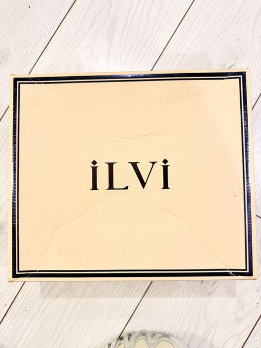 Кроссовки новые 35 размер ILVI