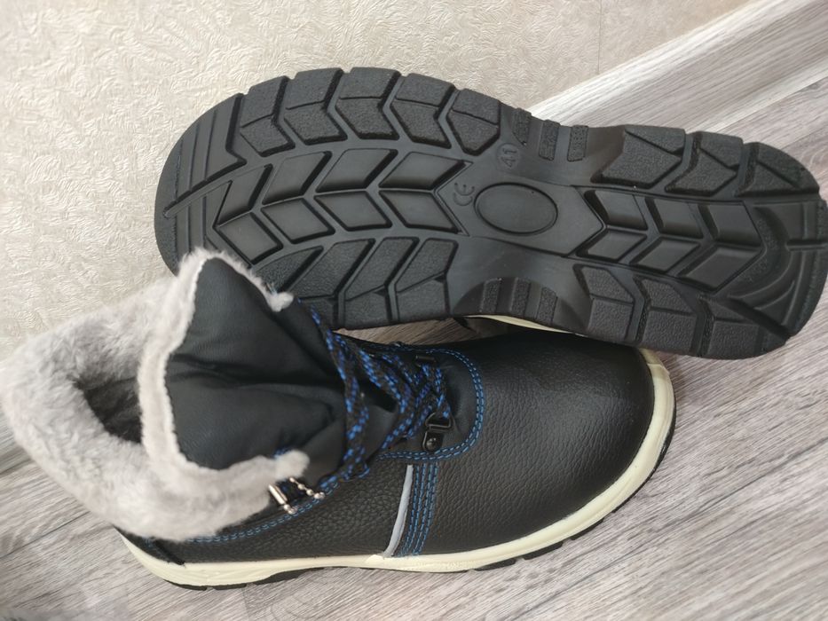 Продам спец обувь ботинка 10 тыс