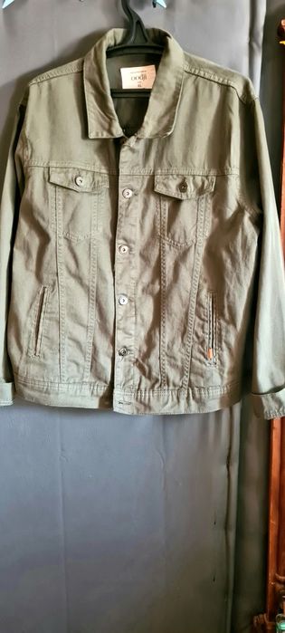 Продам новую джинсовую куртку