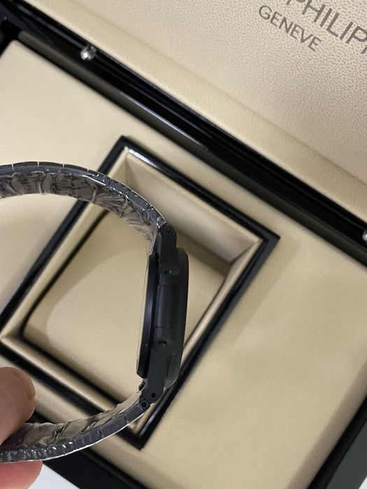 P.Philippe nautilus black