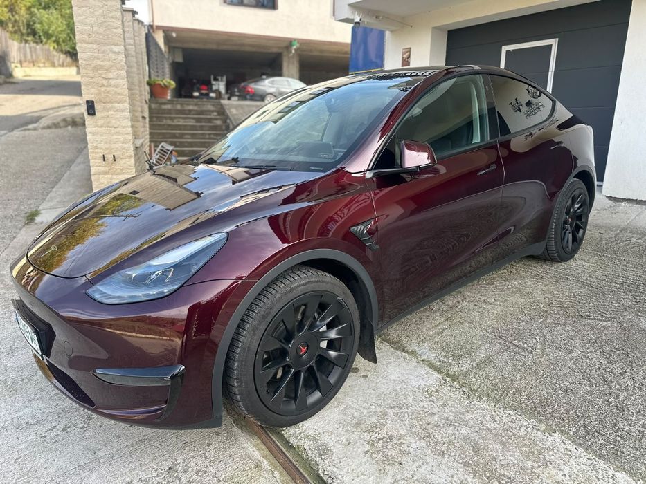 Tesla model Y dual motor 2023 4x4 proprietar de noua