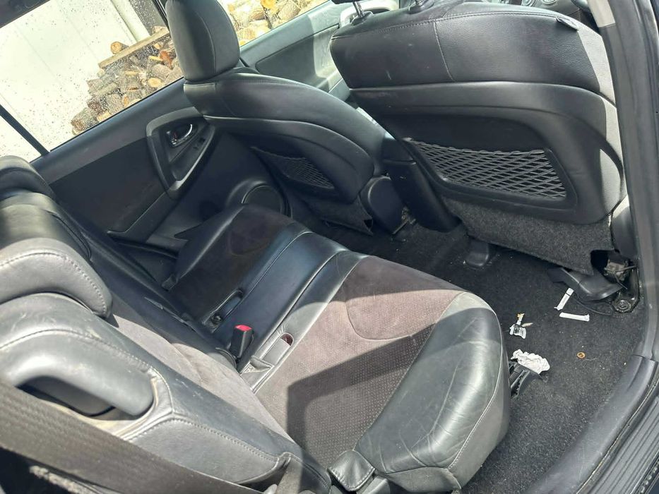 На Части Toyota RAV4, 2. 2 D-4D 150 к. с 4x4, дизел