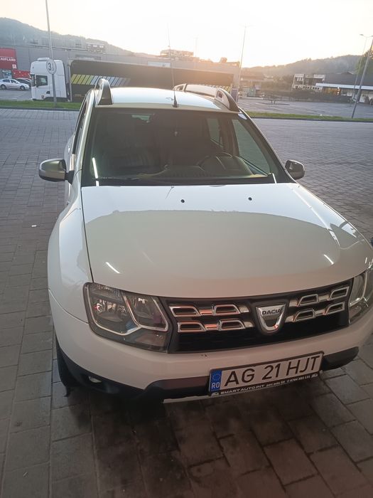 Vând Dacia Duster Prestige