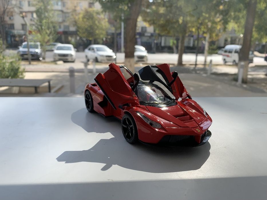 Modelka LaFerrari