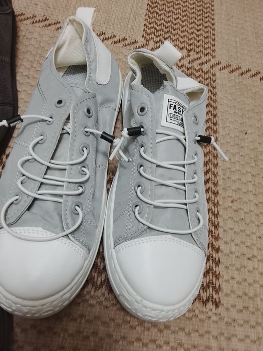 Продам срочно кросовки