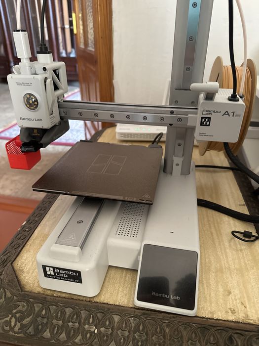 Продам 3д приниер Bambu lab a1 mini