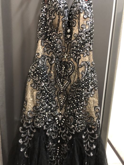 Продам платье.Очень красивое.